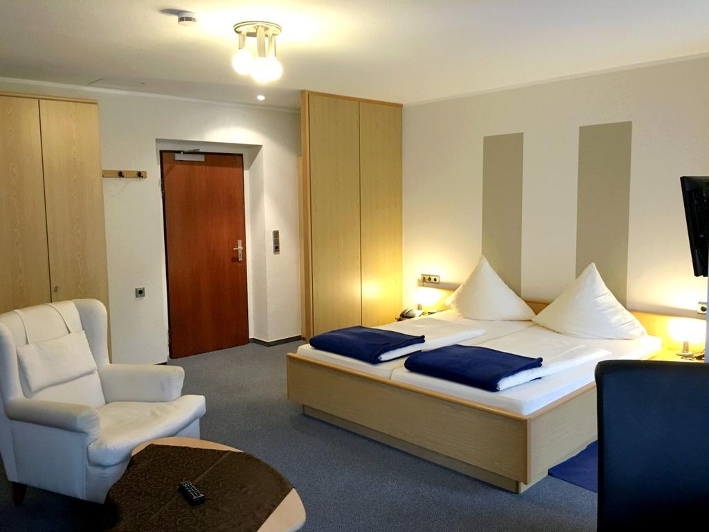 Hotel Garni Am Goetheplatz Bad Münster am Stein-Ebernburg Екстериор снимка