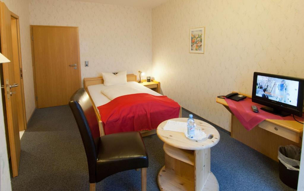 Hotel Garni Am Goetheplatz Bad Münster am Stein-Ebernburg Стая снимка